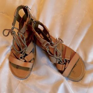 Sorel leather gladiator sandals. Flat. Size 7 , taupe